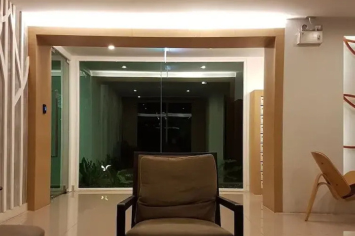 Room 2 of 7
