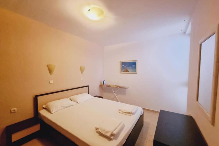 Room 6 of 22