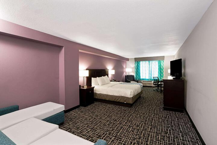 1 King Bed (1 of 14)