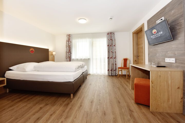 Room 6 of 31
