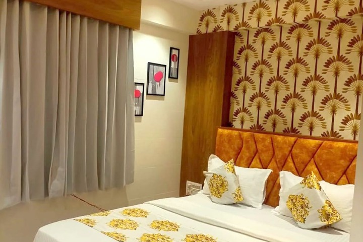 Room 10 of 17