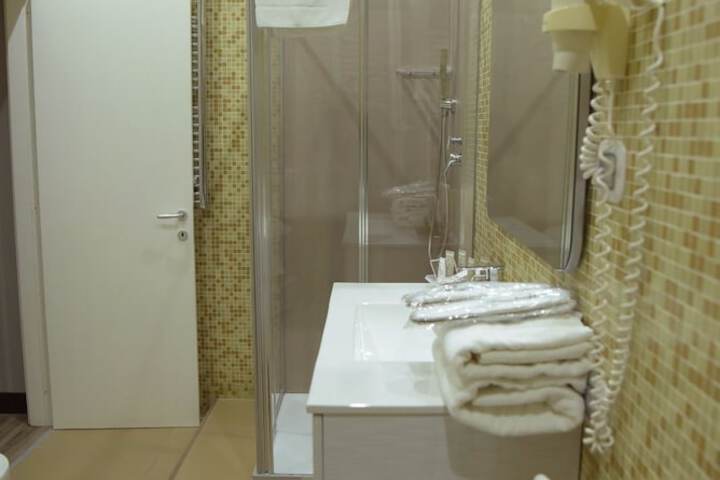 Room 30 of 68