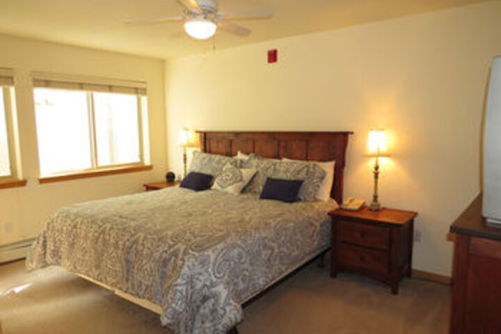 Room 26 of 102