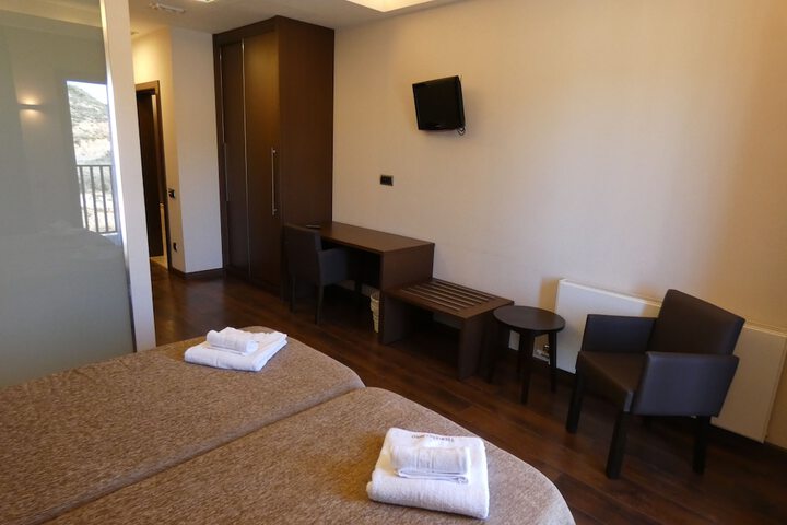 Room 4 of 44