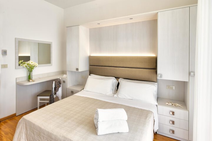 Room 35 of 112