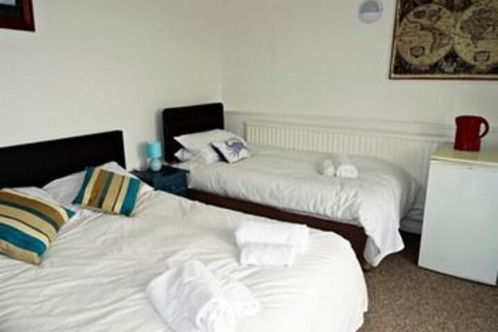 Room 15 of 28