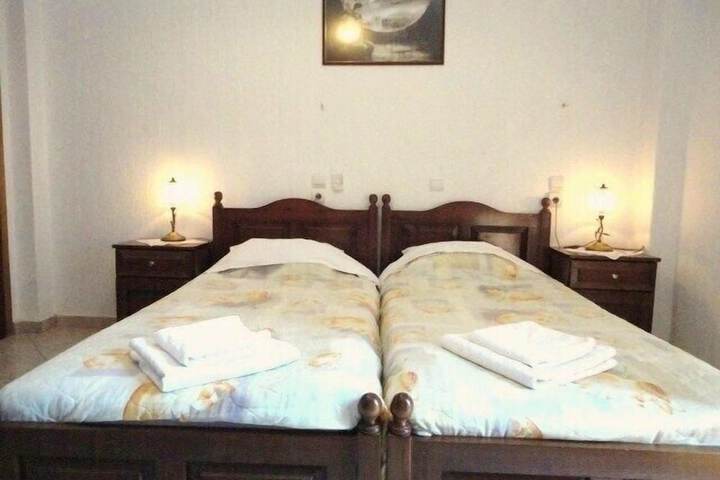 Room 6 of 15
