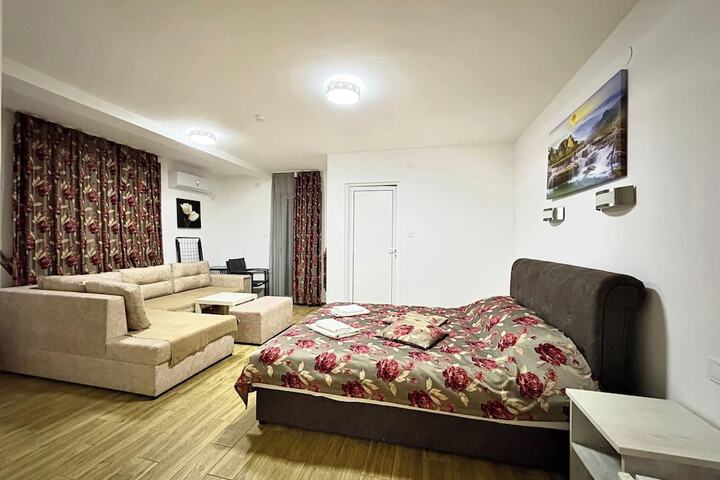 Room 2 of 9