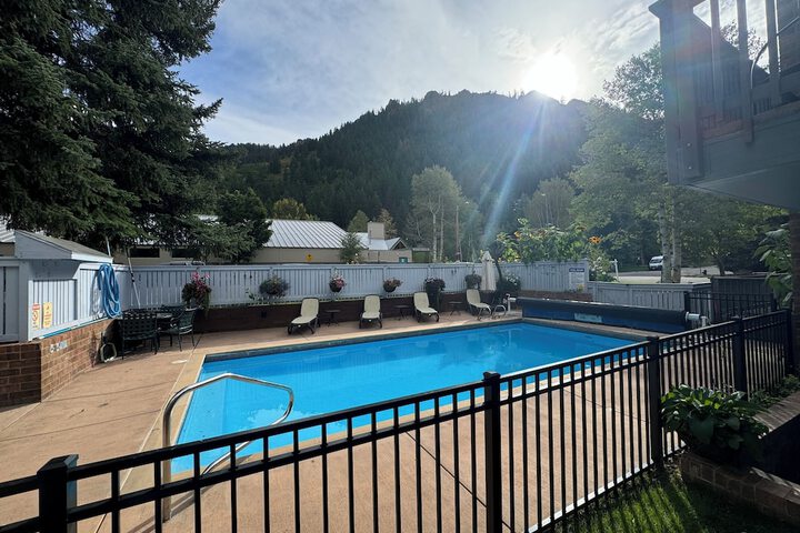 Pools & Facilities