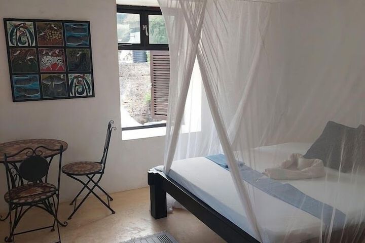Room 2 of 48
