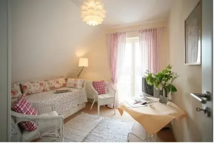 Room 4 of 14
