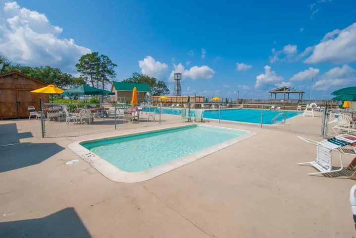 Pool 16 of 27