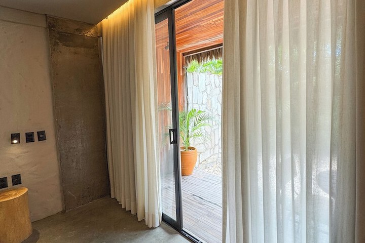 Room 13 of 110