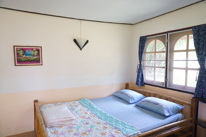 Room 12 of 104