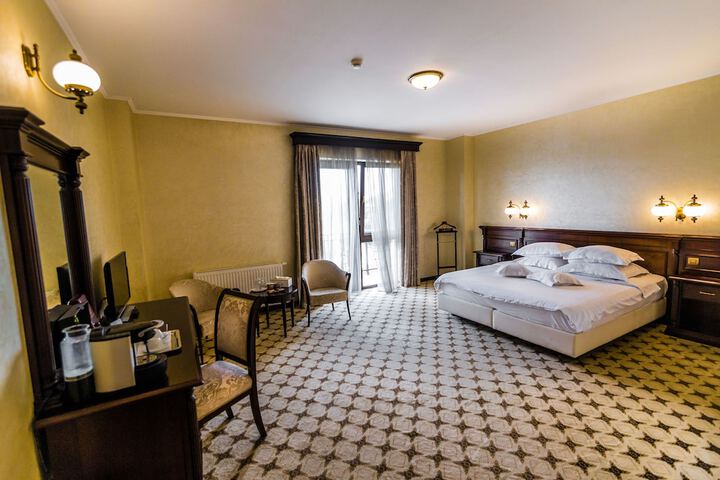 Room 16 of 78