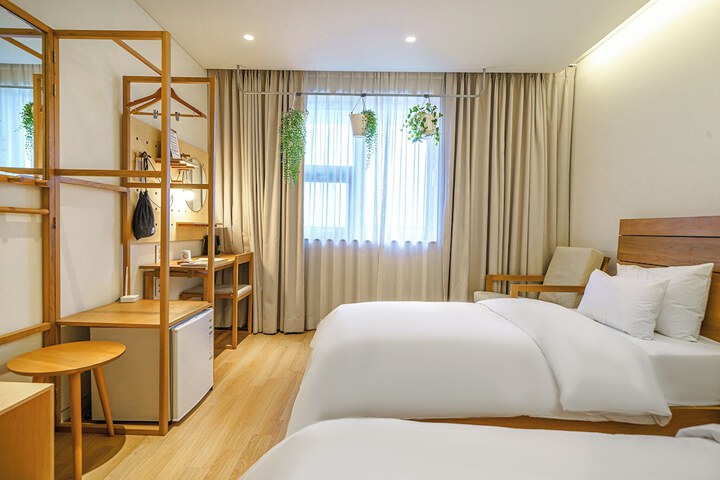 Room 43 of 88