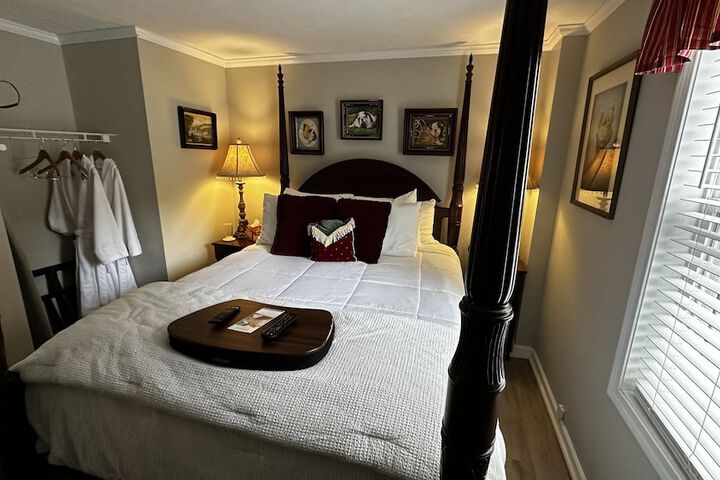 Room 35 of 203