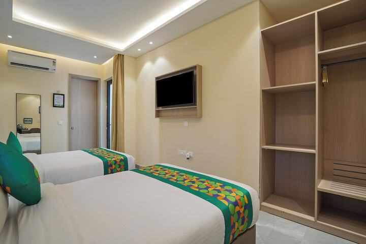 Room 13 of 47