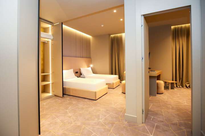Room 12 of 29