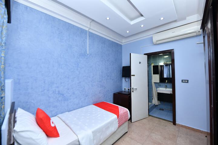 Room 21 of 33
