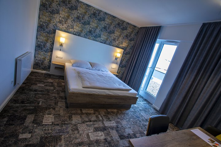 Room 13 of 40