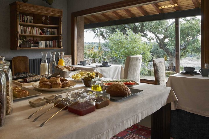 Breakfast/Coffee Service 23 of 37