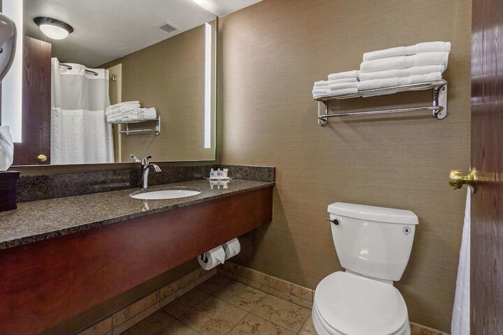 2 Double Beds Suite (30 of 31)