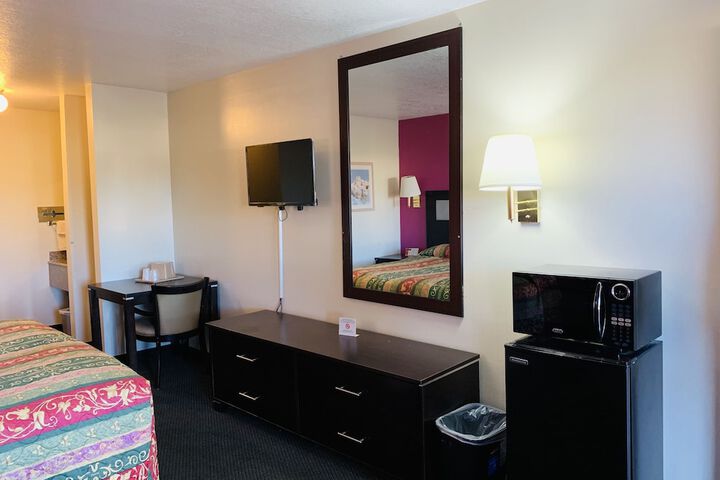Room 9 of 26