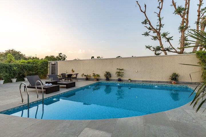 Pool 16 of 22
