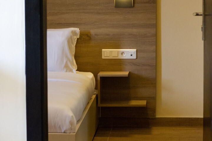 Room 16 of 79