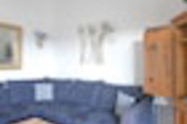 Room 128 of 663