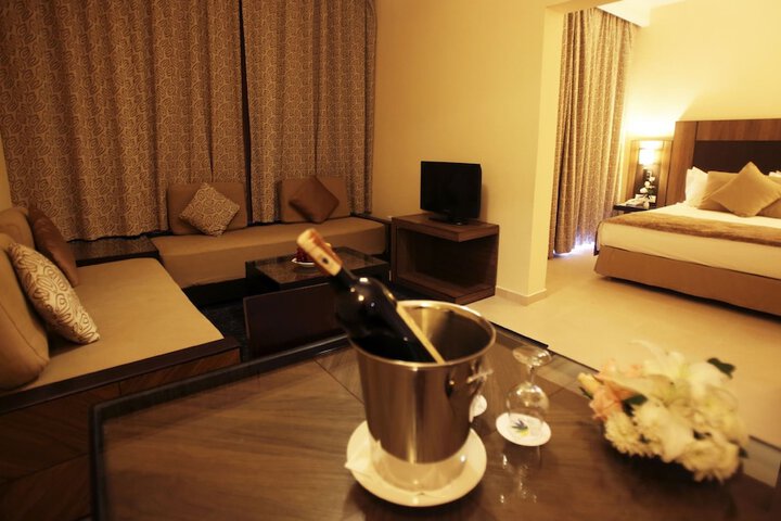 Room 12 of 113