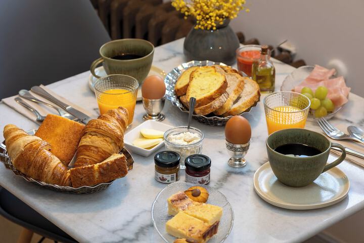 Breakfast/Coffee Service 29 of 37