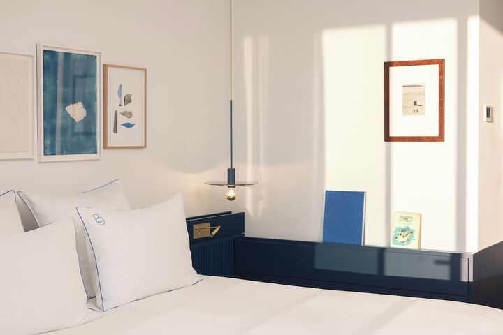 Room 40 of 103