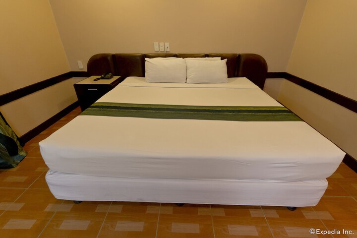 Room 10 of 68
