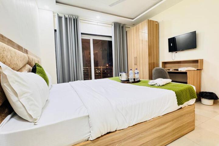 General 4 of 15