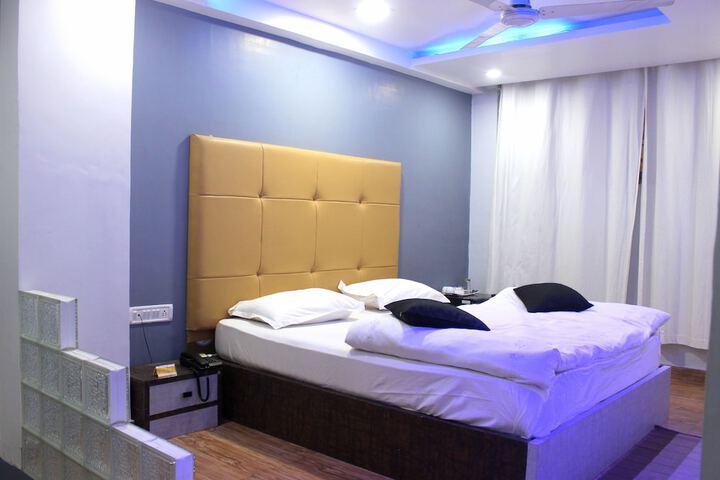 Room 4 of 72