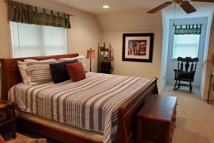 Room 3 of 16