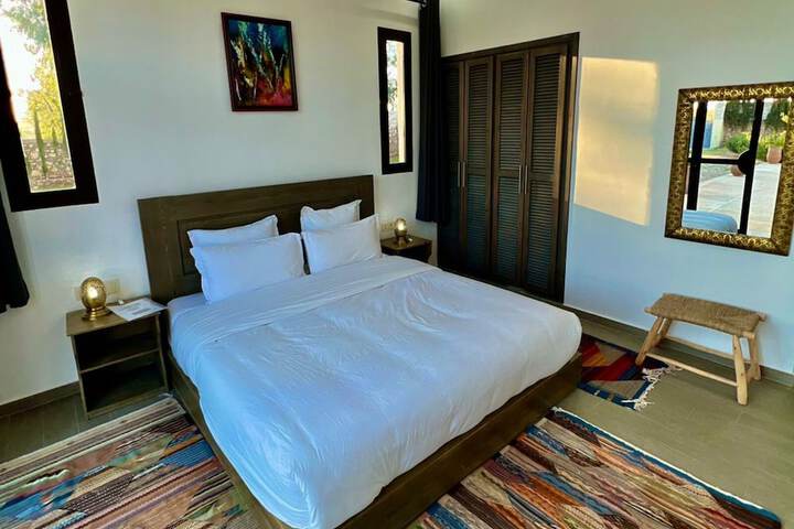 Room 5 of 153
