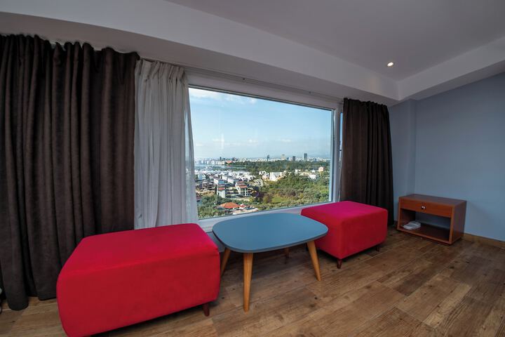 Room 64 of 90