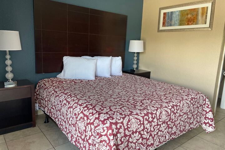 Room 8 of 13