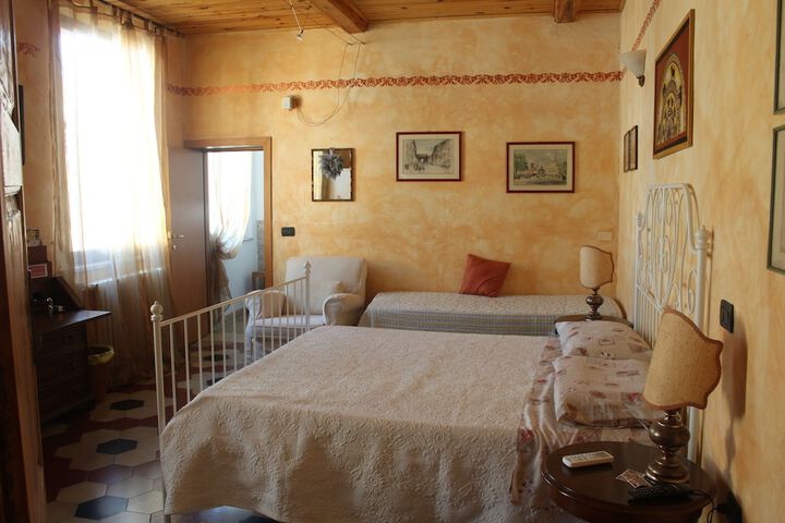 Room 6 of 31