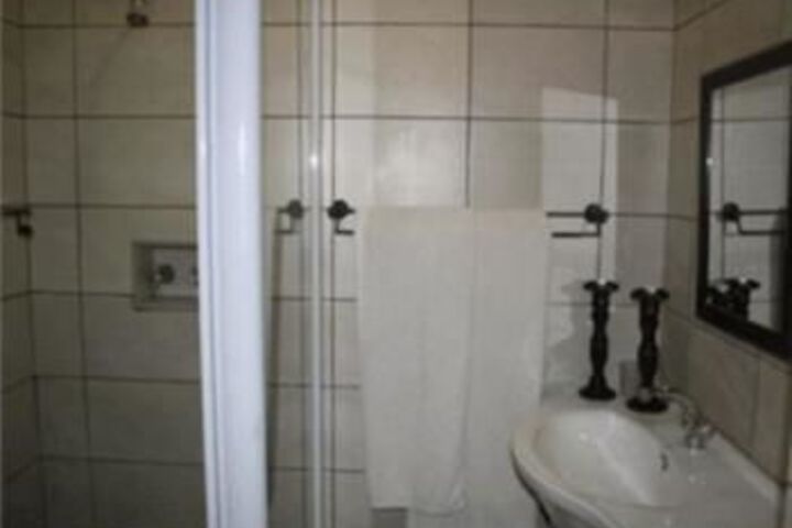 Room 4 of 26