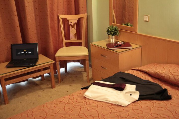 Room 15 of 32