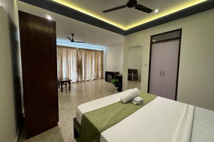 Room 28 of 60