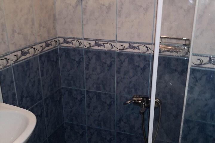 Room 4 of 19