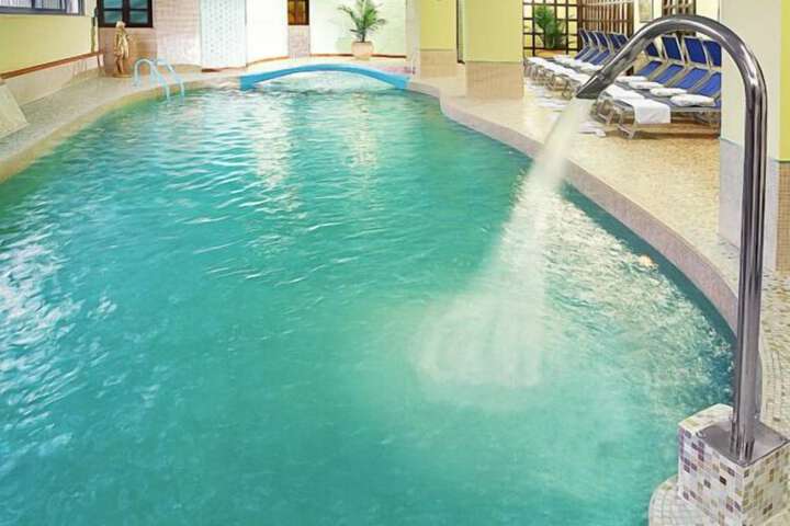 Pools & Facilities