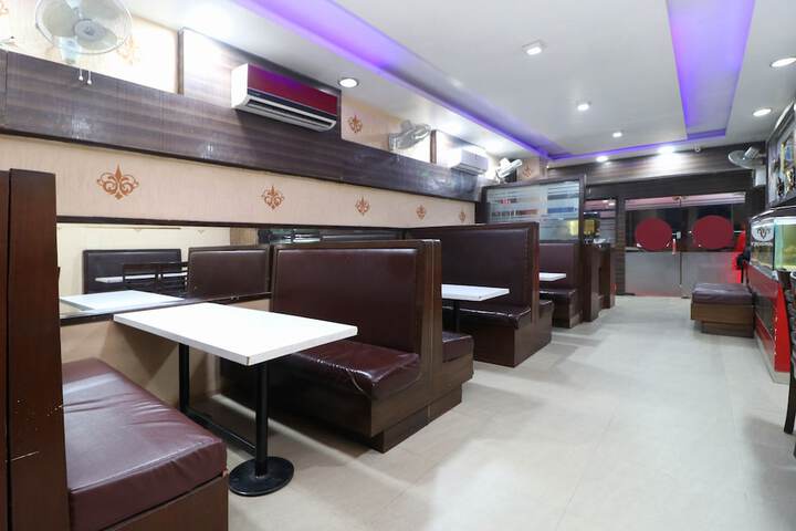 OYO 30237 HOTEL SINGHS 11