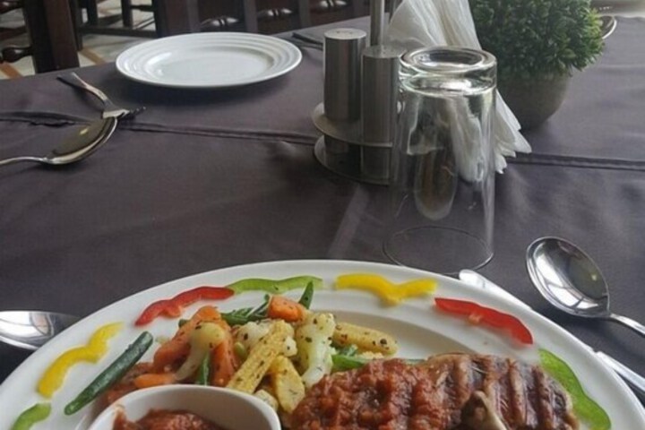 Dining 29 of 61