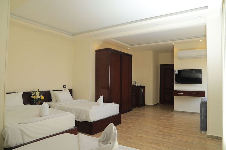 Room 13 of 109